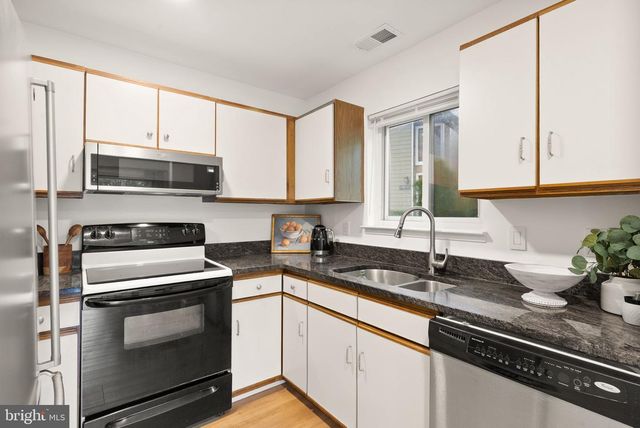 11025-A VILLARIDGE CT, Reston, VA 20191