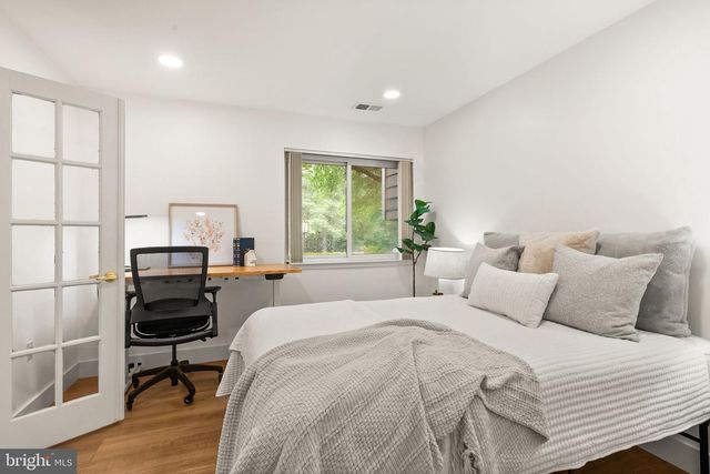 11025-A VILLARIDGE CT, Reston, VA 20191