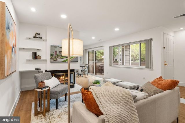 11025-A VILLARIDGE CT, Reston, VA 20191
