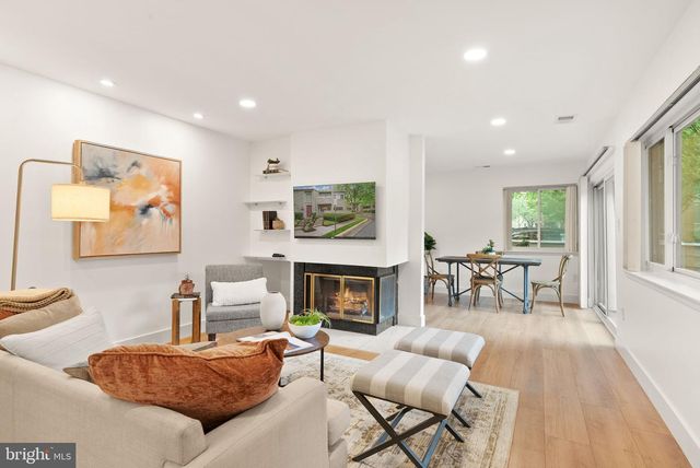 11025-A VILLARIDGE CT, Reston, VA 20191