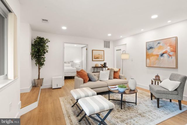 11025-A VILLARIDGE CT, Reston, VA 20191