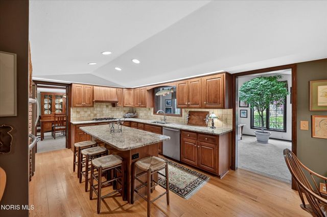 4455 Falconhurst Court, Sylvania, OH 43560