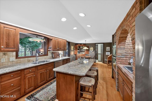 4455 Falconhurst Court, Sylvania, OH 43560
