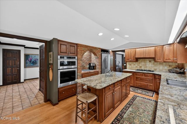 4455 Falconhurst Court, Sylvania, OH 43560