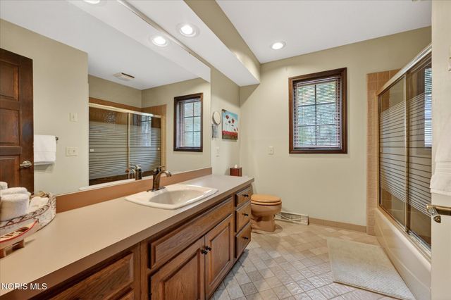 4455 Falconhurst Court, Sylvania, OH 43560