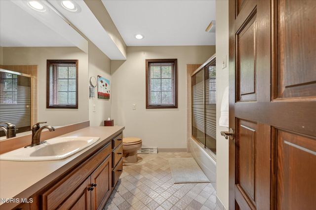 4455 Falconhurst Court, Sylvania, OH 43560