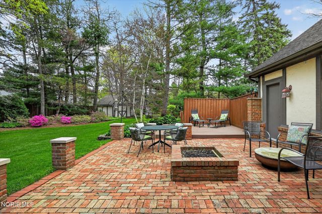 4455 Falconhurst Court, Sylvania, OH 43560