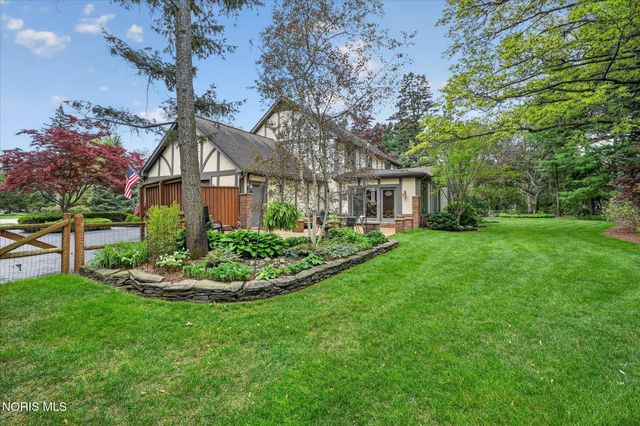 4455 Falconhurst Court, Sylvania, OH 43560