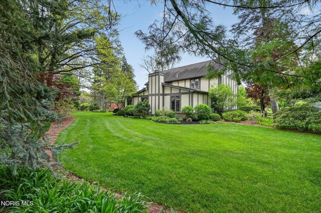 4455 Falconhurst Court, Sylvania, OH 43560