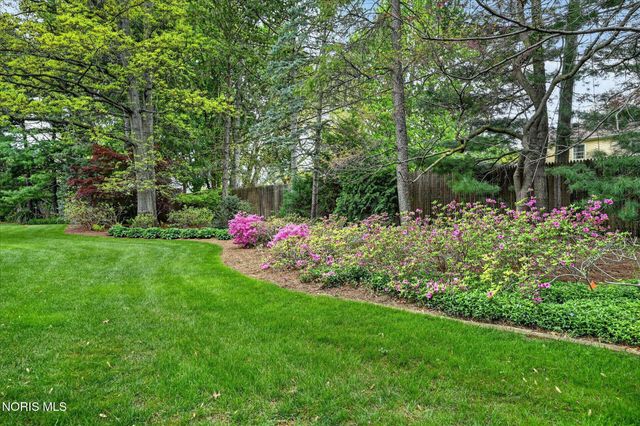 4455 Falconhurst Court, Sylvania, OH 43560