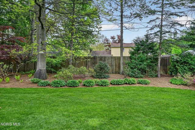 4455 Falconhurst Court, Sylvania, OH 43560