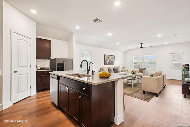 920 Cinnamon Teal, Seguin, TX 78155