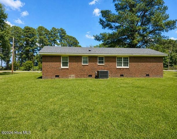 5500 Gaskins Road, Grimesland, NC 27837