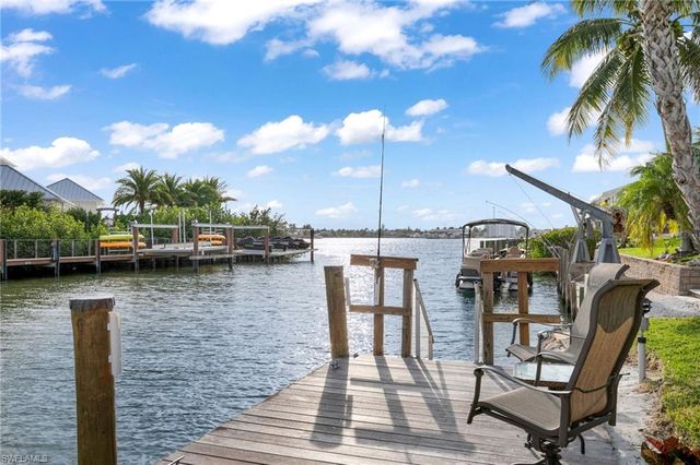 1360 Chesapeake AVE, Naples, FL 34102