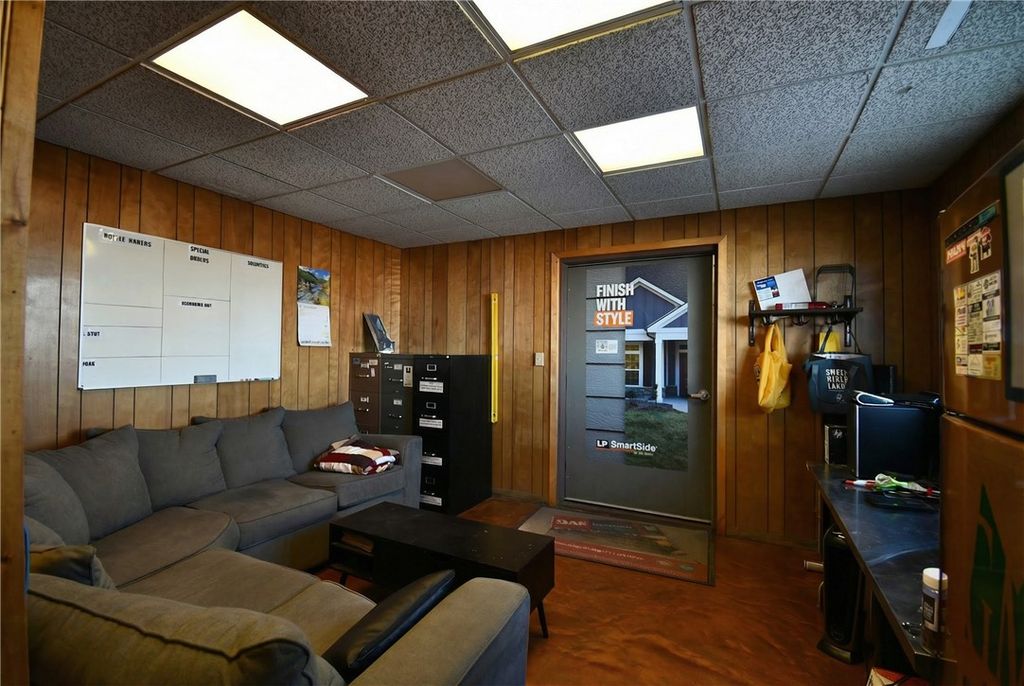 822 N Sargent, Glendive, MT 59330 photo 17