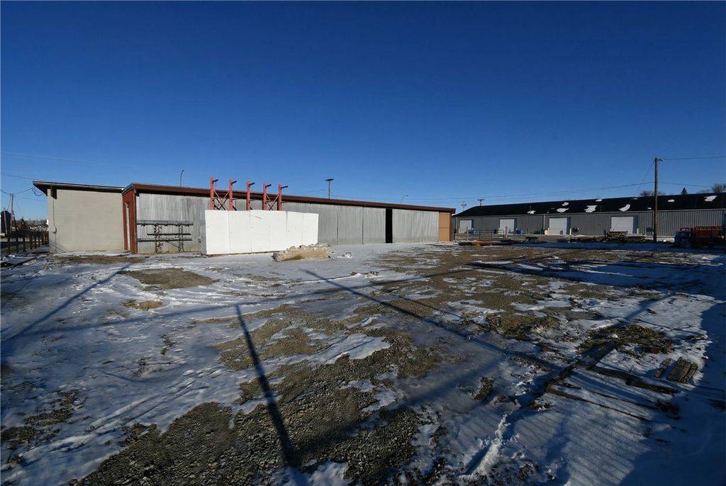 822 N Sargent, Glendive, MT 59330 photo 23