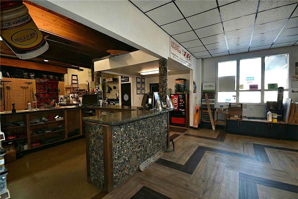 822 N Sargent, Glendive, MT 59330 photo 5