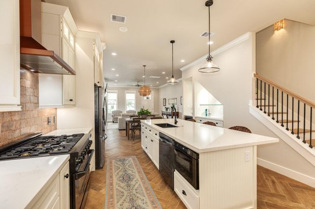 2308 Bernardo De Galvez, Galveston, TX 77550