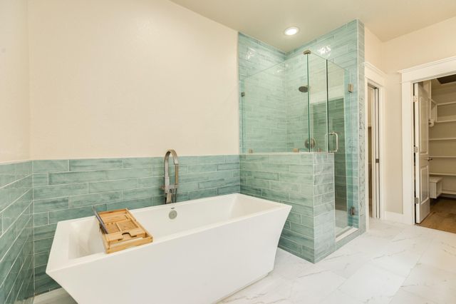 2308 Bernardo De Galvez, Galveston, TX 77550