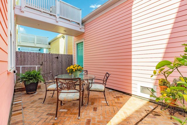 2308 Bernardo De Galvez, Galveston, TX 77550