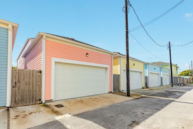 2308 Bernardo De Galvez, Galveston, TX 77550