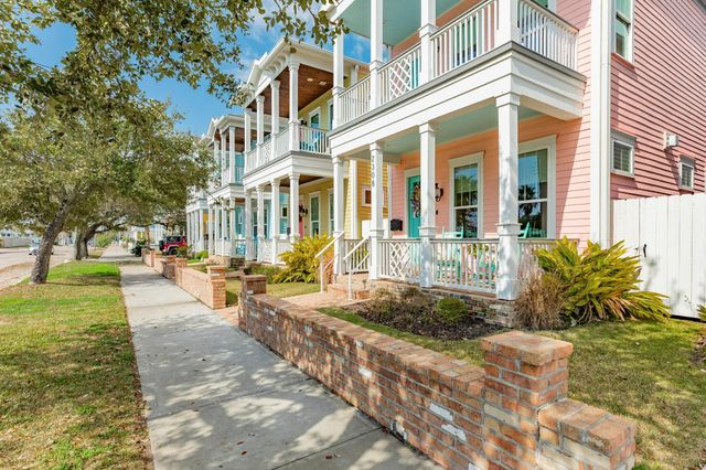 2308 Bernardo De Galvez, Galveston, TX 77550