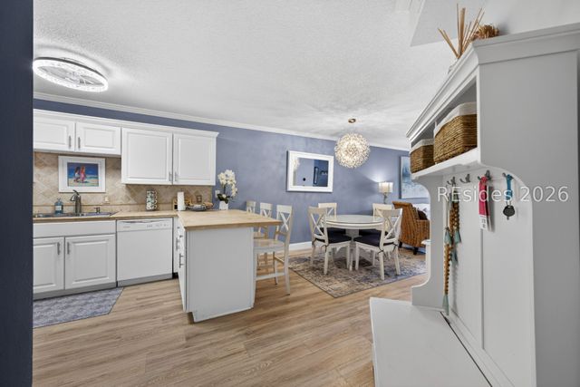 10 Lemoyne Ave Apt 212, Hilton Head Island, SC 29928
