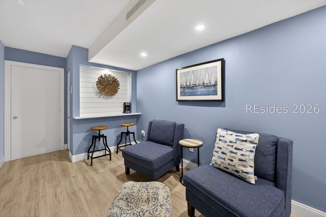 10 Lemoyne Ave Apt 212, Hilton Head Island, SC 29928
