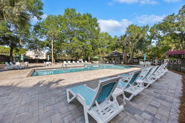 10 Lemoyne Ave Apt 212, Hilton Head Island, SC 29928