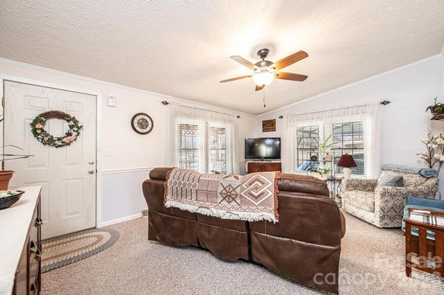 5876 Leil Road, Hickory, NC 28602