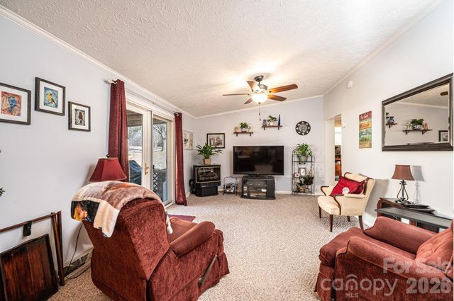 5876 Leil Road, Hickory, NC 28602