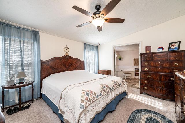 5876 Leil Road, Hickory, NC 28602