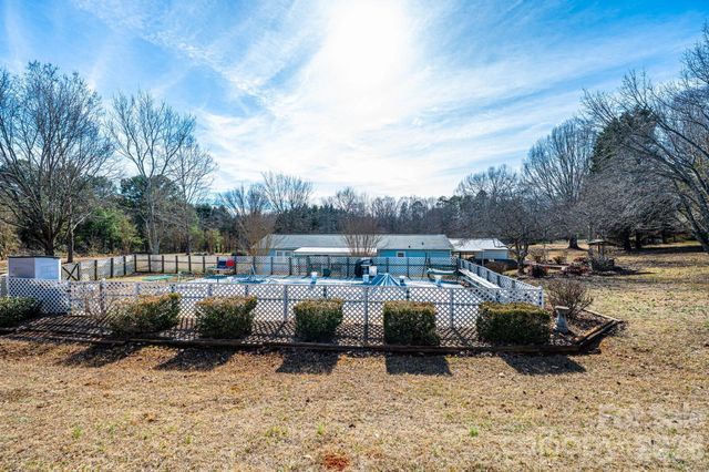 5876 Leil Road, Hickory, NC 28602