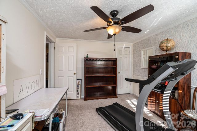 5876 Leil Road, Hickory, NC 28602