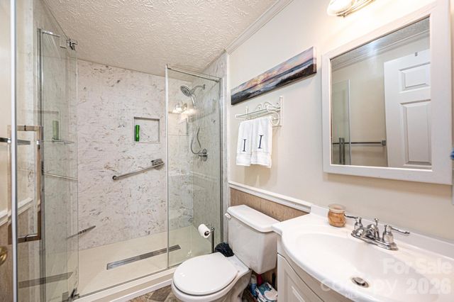 5876 Leil Road, Hickory, NC 28602