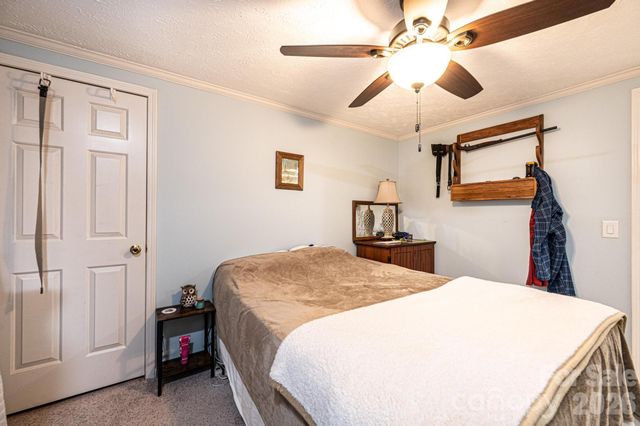 5876 Leil Road, Hickory, NC 28602