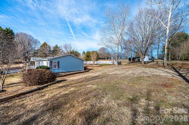 5876 Leil Road, Hickory, NC 28602