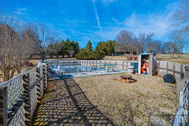 5876 Leil Road, Hickory, NC 28602