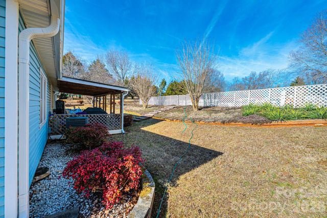 5876 Leil Road, Hickory, NC 28602