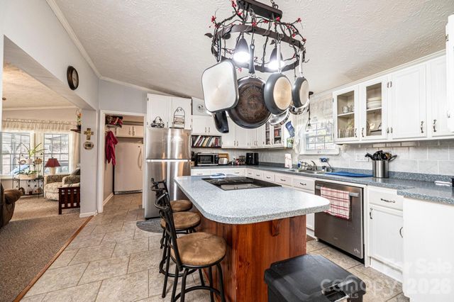 5876 Leil Road, Hickory, NC 28602