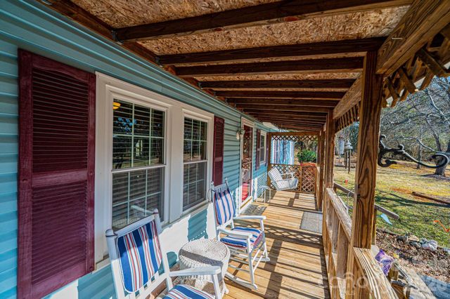 5876 Leil Road, Hickory, NC 28602