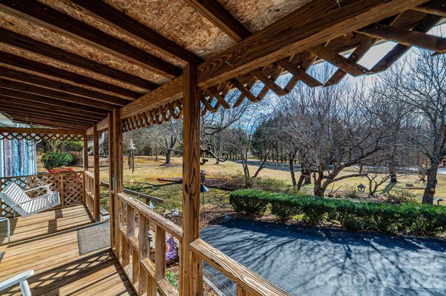 5876 Leil Road, Hickory, NC 28602