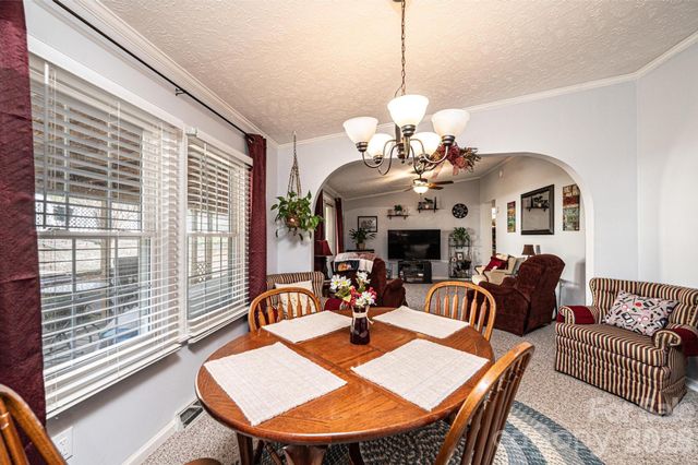 5876 Leil Road, Hickory, NC 28602