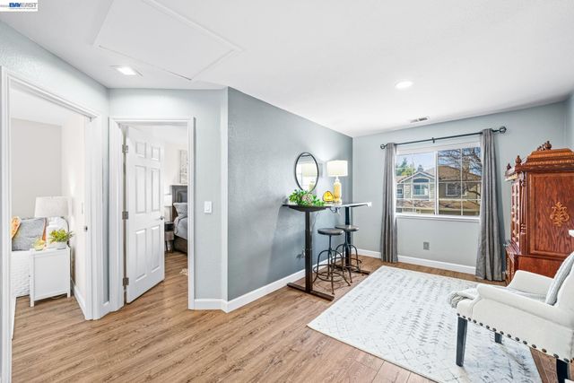 337 Trenton Cir, Pleasanton, CA 94566