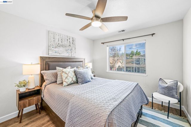 337 Trenton Cir, Pleasanton, CA 94566