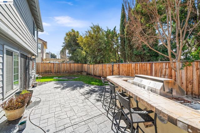 337 Trenton Cir, Pleasanton, CA 94566