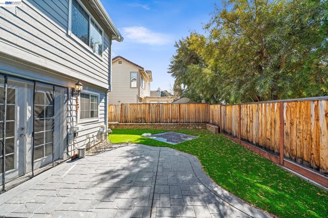337 Trenton Cir, Pleasanton, CA 94566