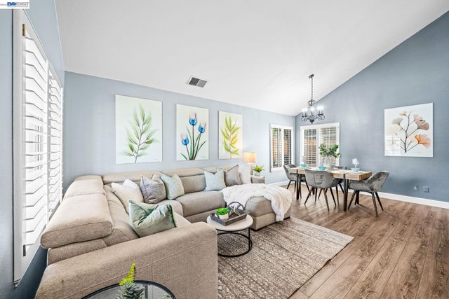 337 Trenton Cir, Pleasanton, CA 94566