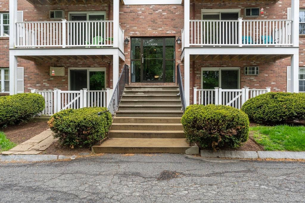 7 Karen Circle 2A, Billerica, MA 01821