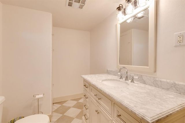 632 E Center Road, Washington, OK 73093